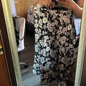 Ankle length flowy skirt. Perfect for summer to fall transition.